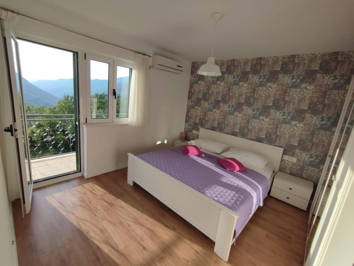 Holiday Home Cherry Tree Zrnovnica Exterior photo