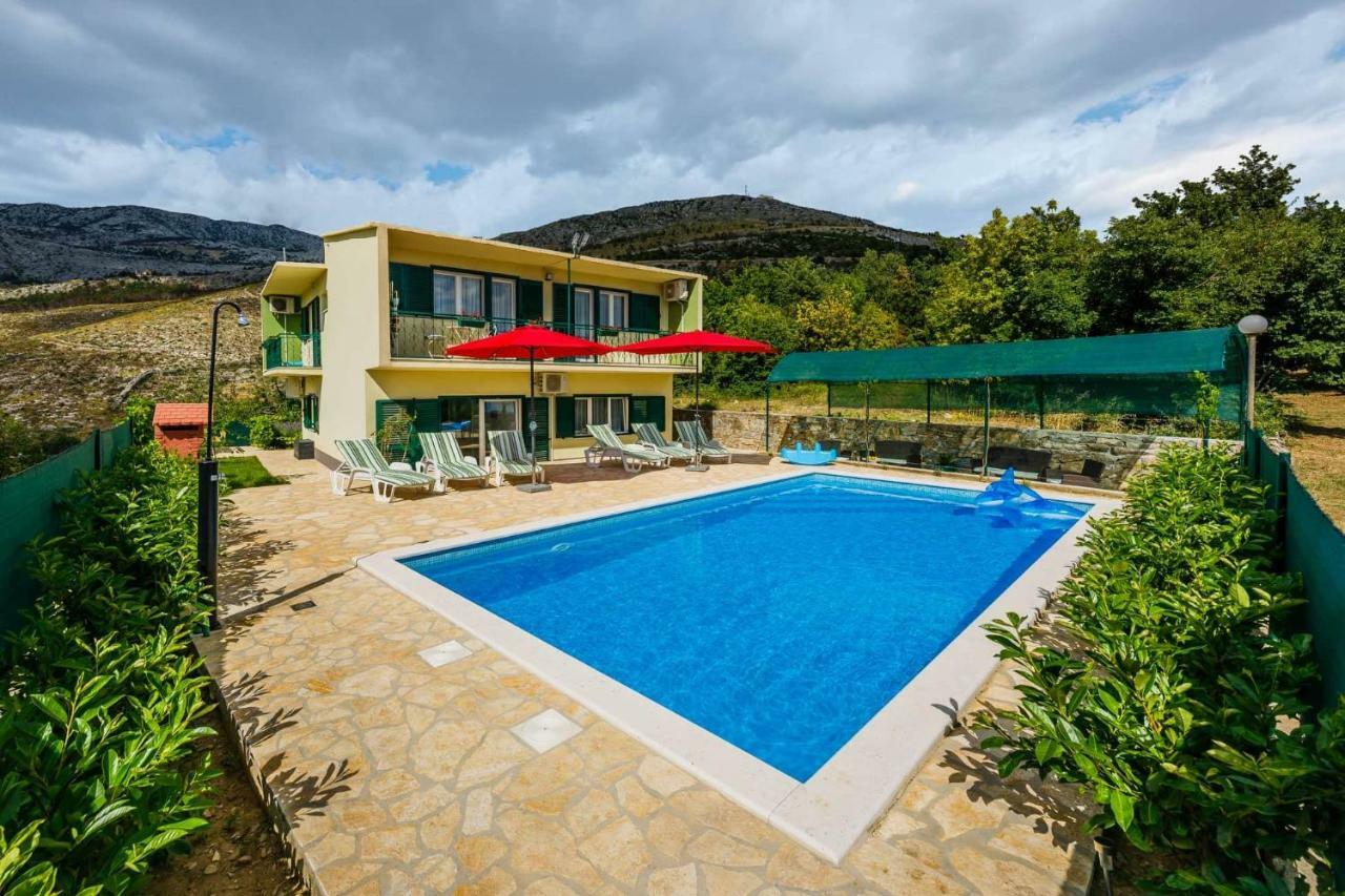 Holiday Home Cherry Tree Zrnovnica Exterior photo